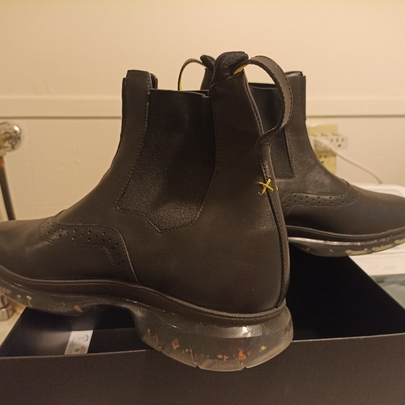 Tefors Black Chelsea Boots - Picture 3 of 8